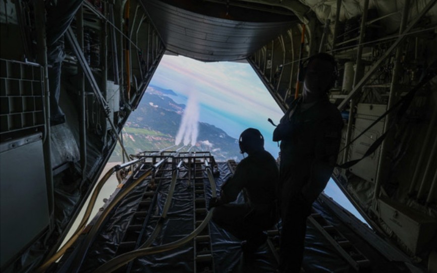 灾管机构布云造雨行动·确保水坝水位保持稳定