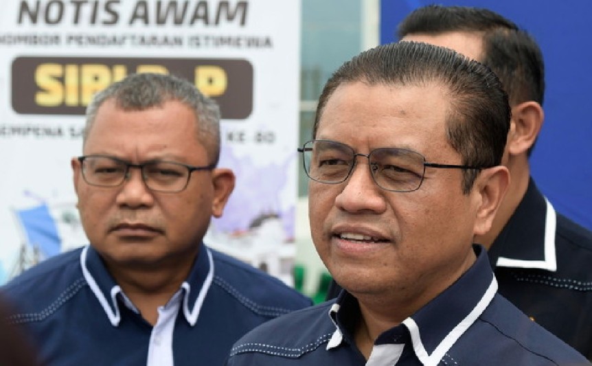 热门车牌与豪华车离奇易主·陆交局总监不排除有“内鬼”